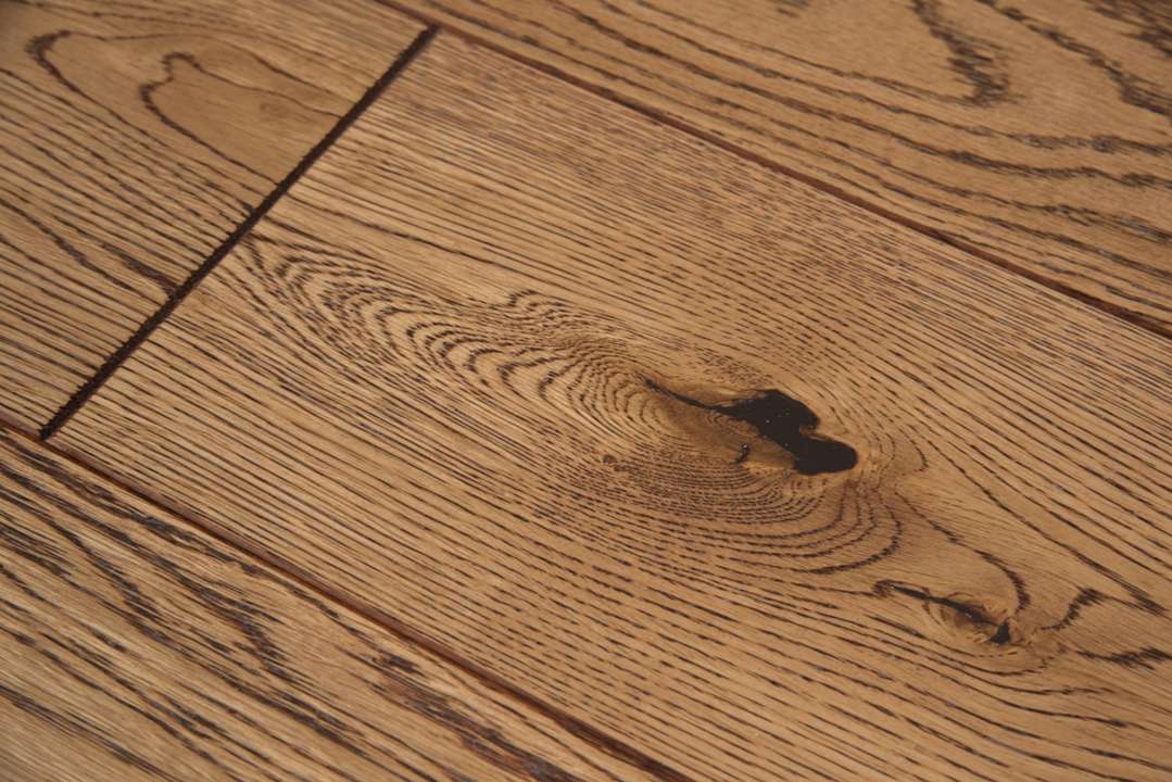 Паркетная доска Tenfor Дуб Tavern Кантри браш, масло 909х148х14 мм (1,076 м2/упак)